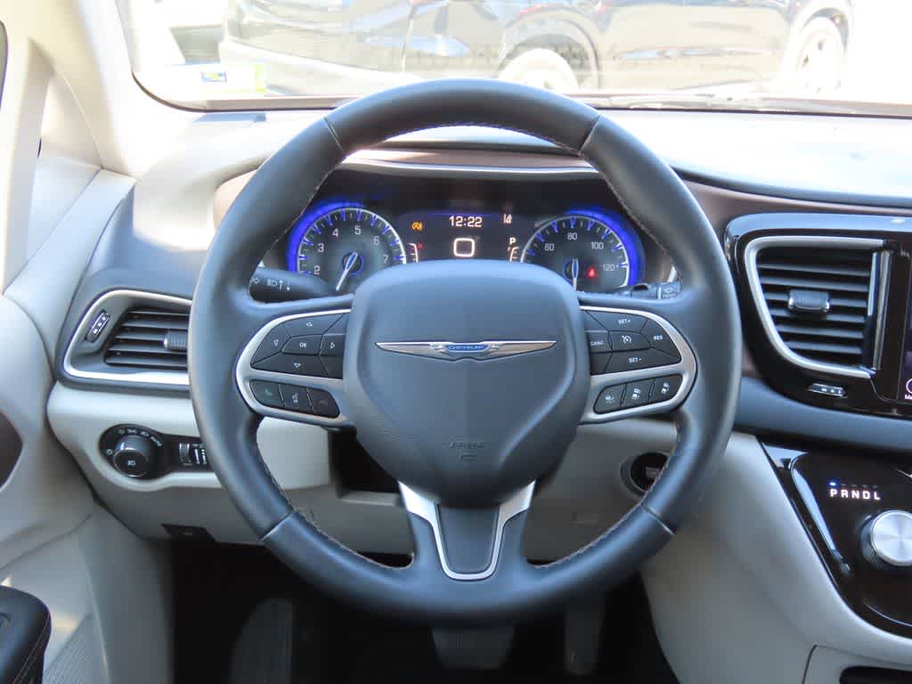 Thumbnail: 2018 Chrysler Pacifica - 20