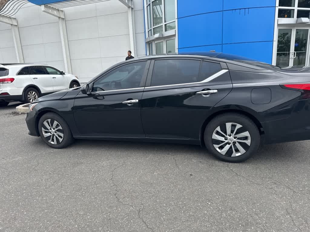 Thumbnail: 2020 Nissan Altima - 8