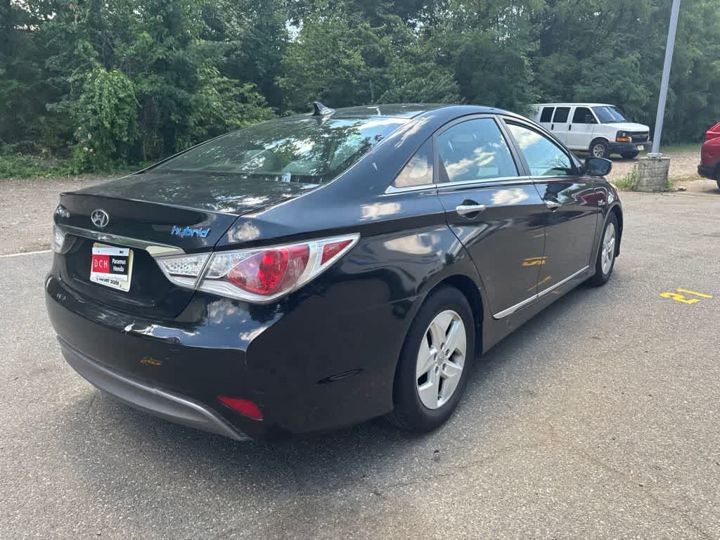 Thumbnail: 2011 Hyundai Sonata - 9