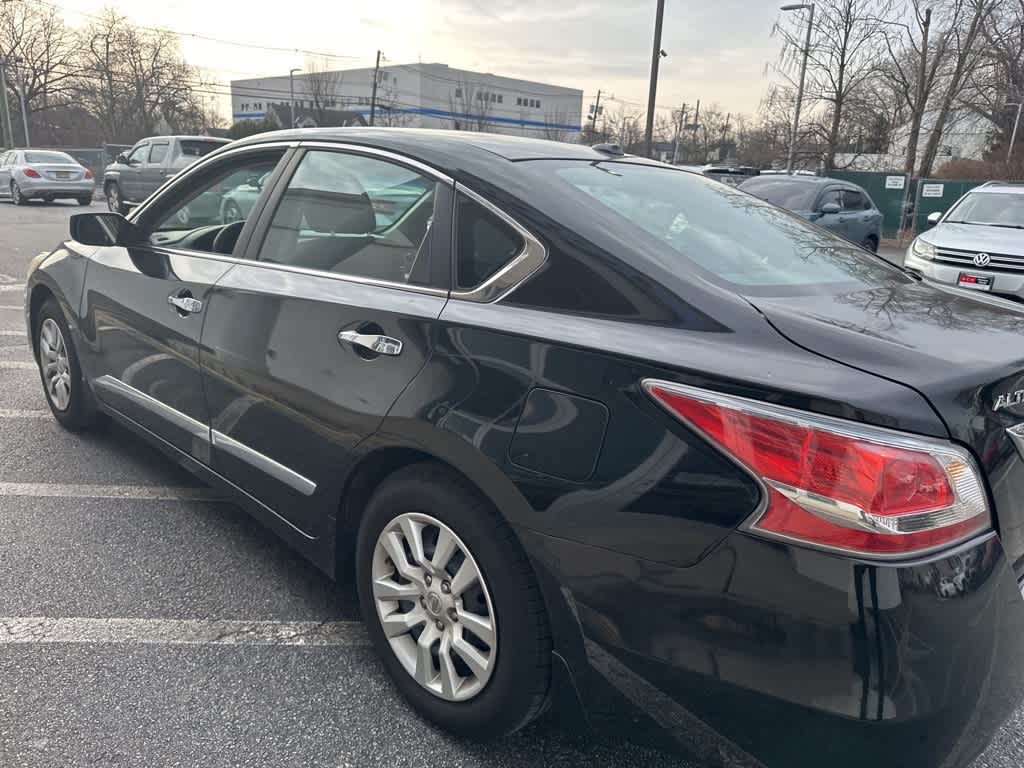Thumbnail: 2015 Nissan Altima - 13