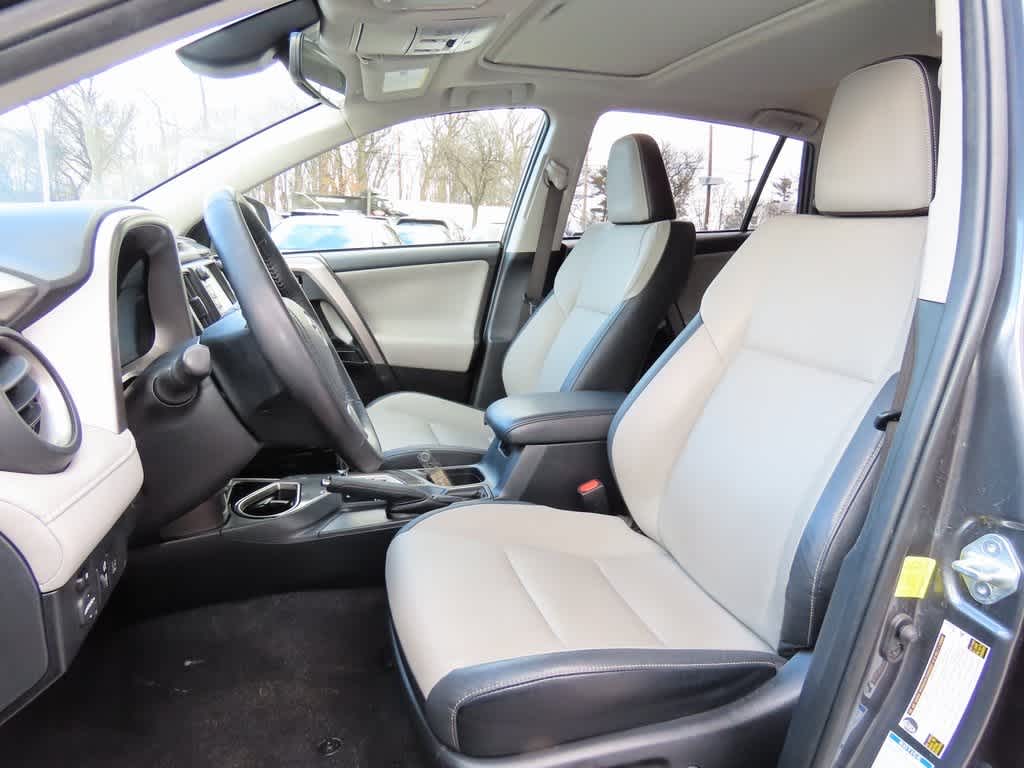 Thumbnail: 2017 Toyota RAV4 - 14