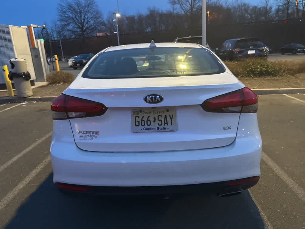 Thumbnail: 2018 Kia Forte - 15