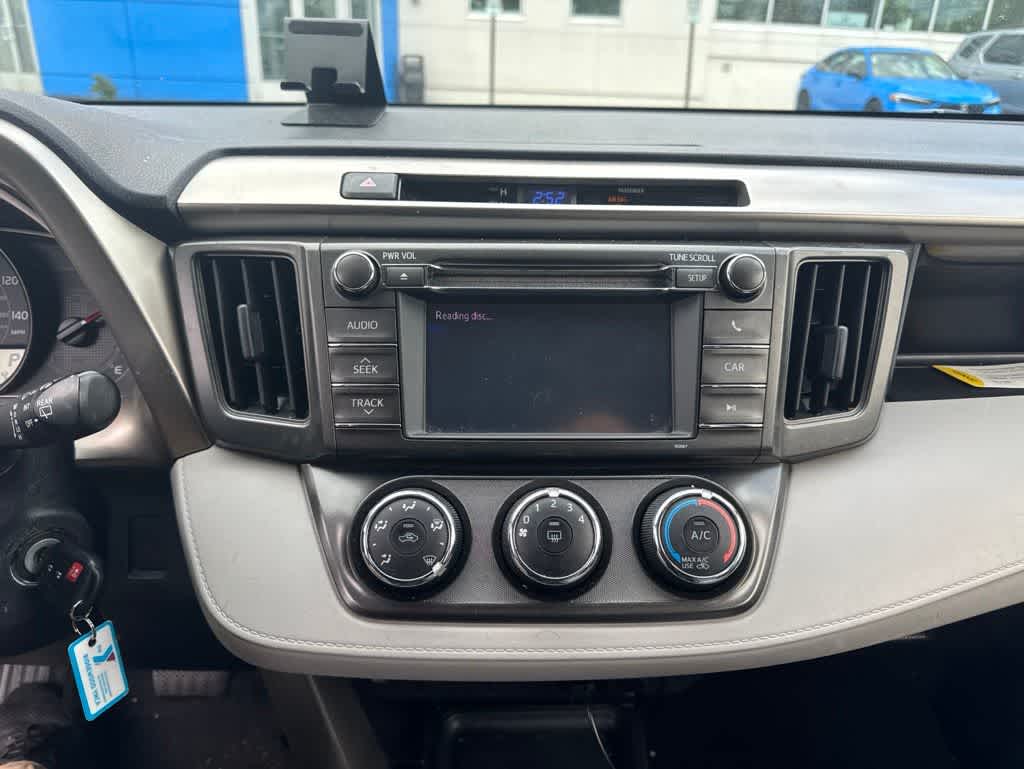 Thumbnail: 2013 Toyota RAV4 - 17