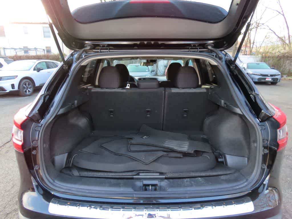 Thumbnail: 2020 Nissan Rogue Sport - 11