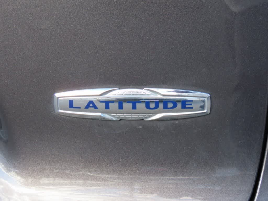 Thumbnail: 2019 Jeep Cherokee - 8