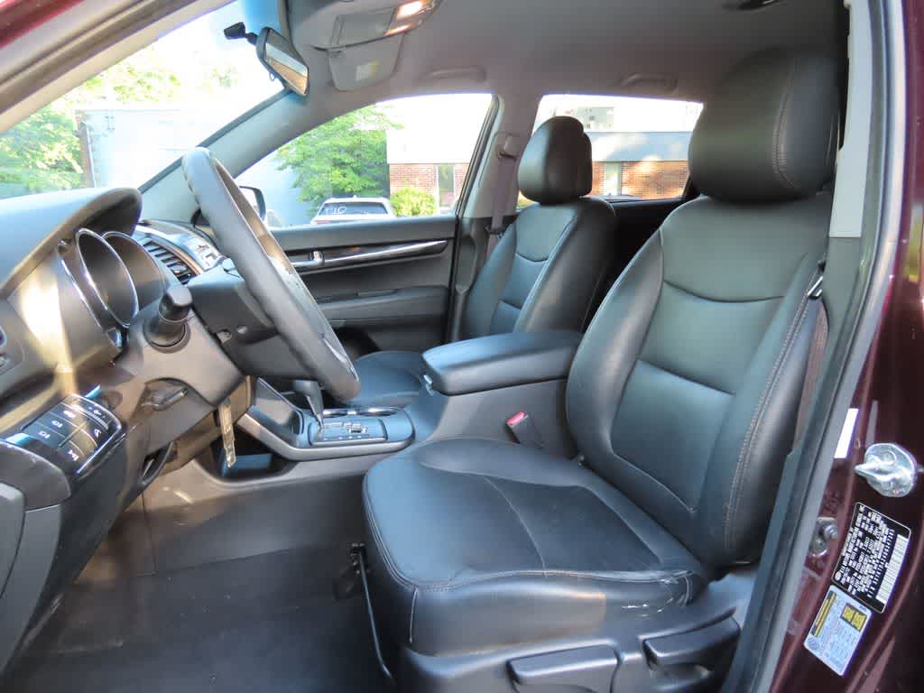 Thumbnail: 2013 Kia Sorento - 13