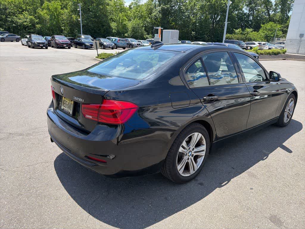 Thumbnail: 2016 BMW 3 Series - 18