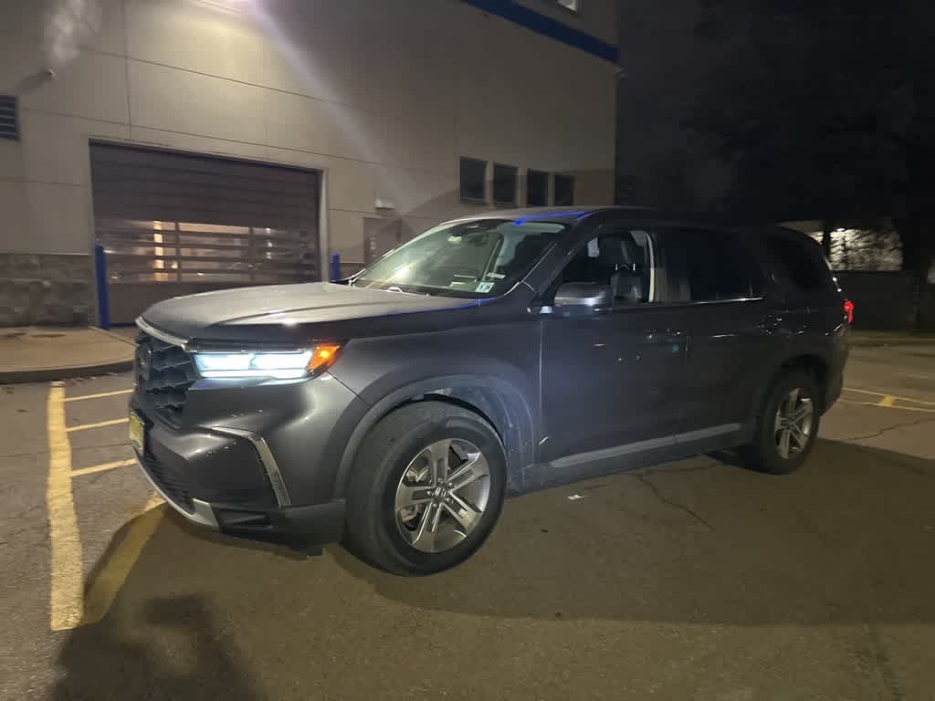 Thumbnail: 2023 Honda Pilot - 3