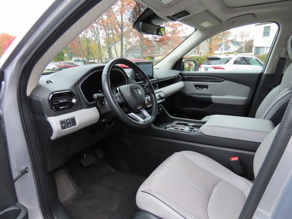 2024 Honda Pilot Elite photo 2