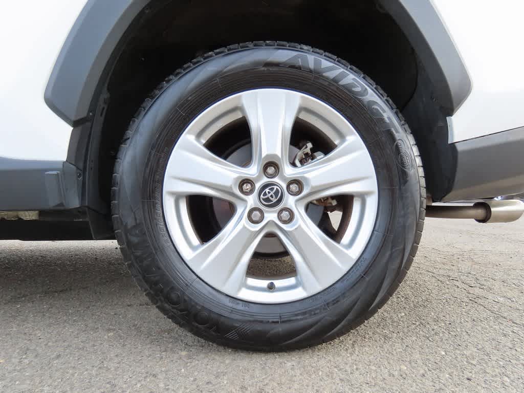 Thumbnail: 2020 Toyota RAV4 - 9