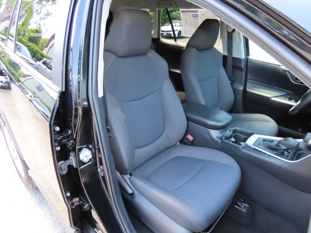 Thumbnail: 2019 Toyota RAV4 - 15