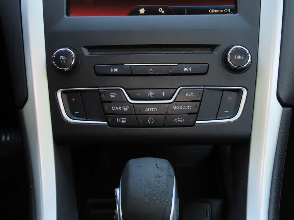 Thumbnail: 2016 Ford Fusion - 19