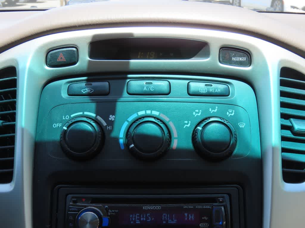 Thumbnail: 2004 Toyota Highlander - 22