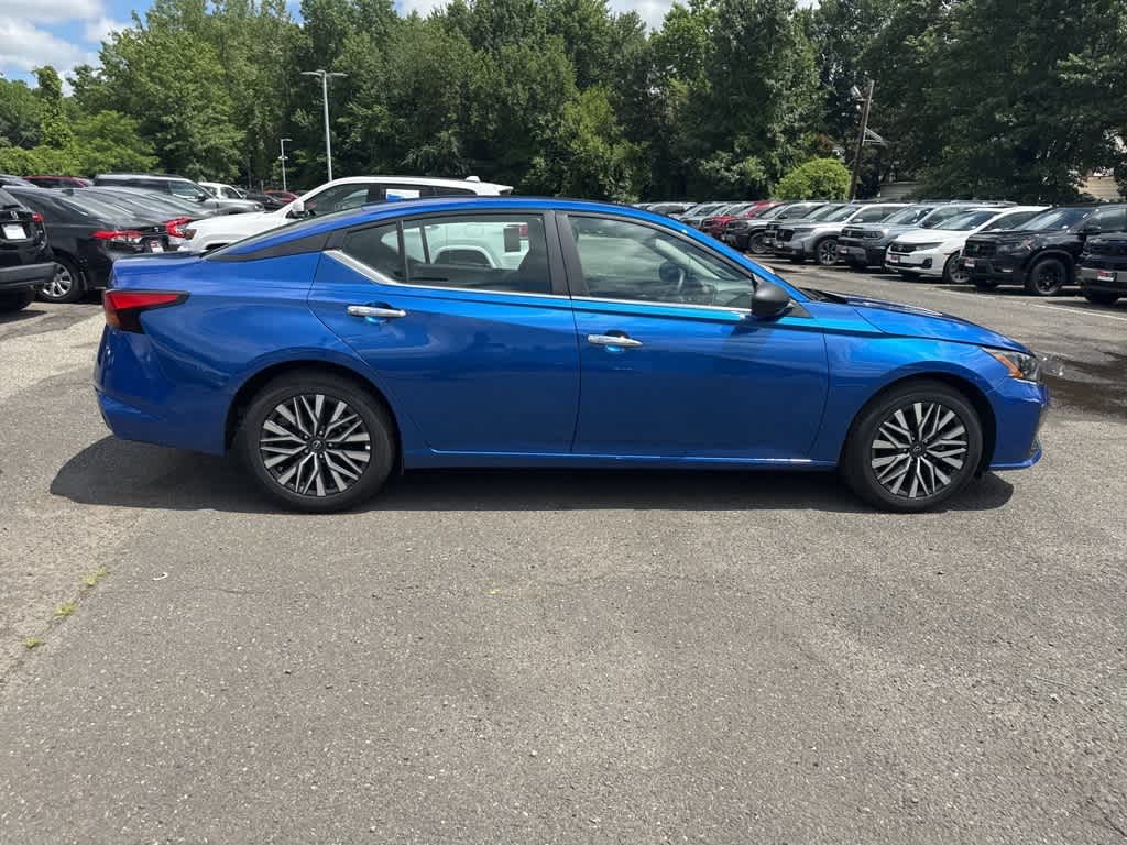 Thumbnail: 2025 Nissan Altima - 21