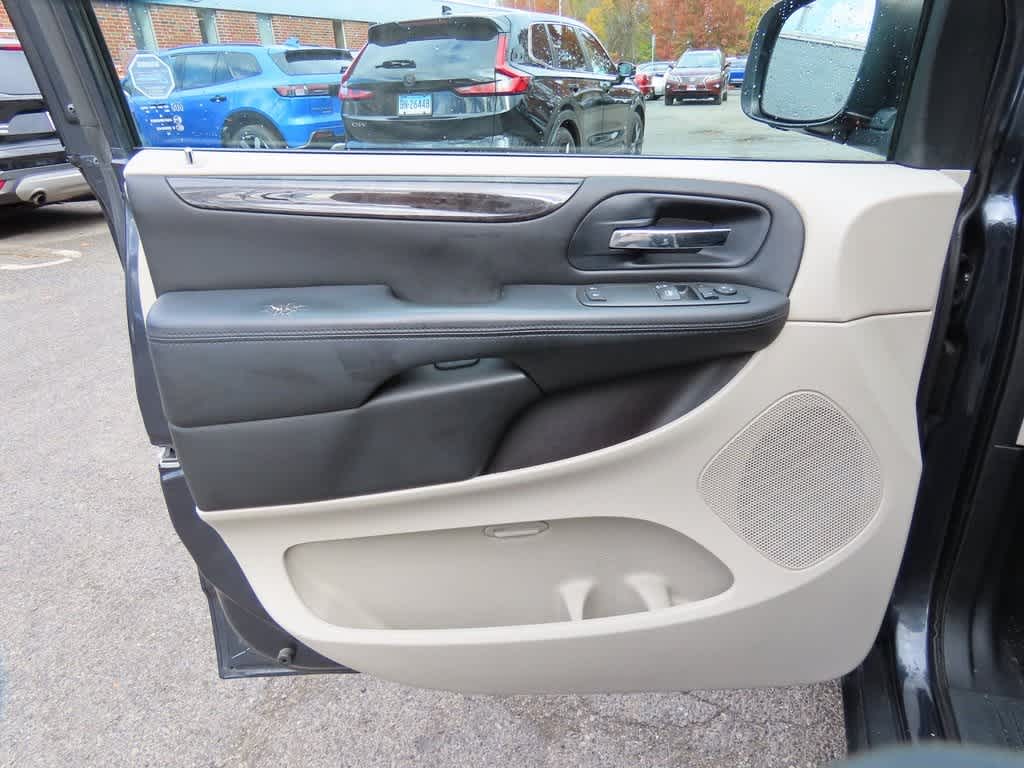 Thumbnail: 2013 Dodge Grand Caravan - 16