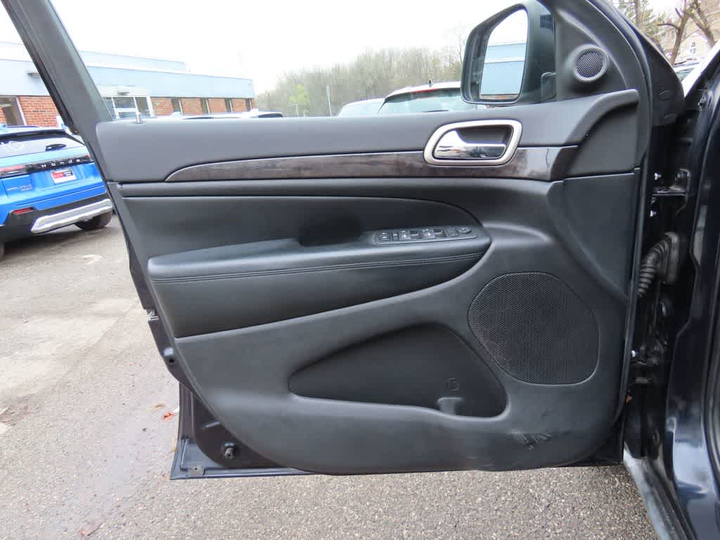 Thumbnail: 2011 Jeep Grand Cherokee - 16