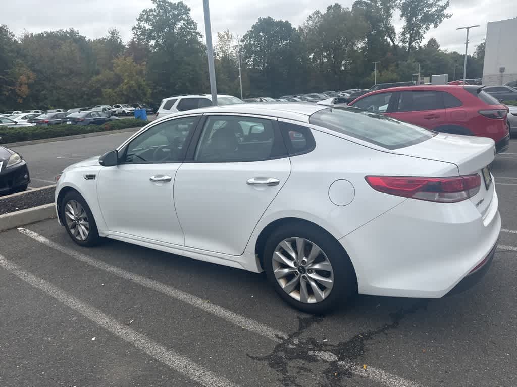 Thumbnail: 2017 Kia Optima - 9