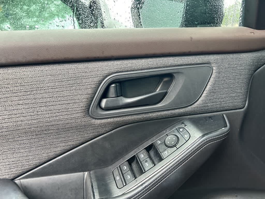 Thumbnail: 2021 Nissan Rogue - 9