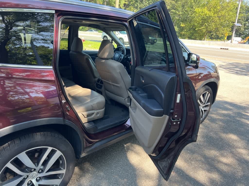 Thumbnail: 2016 Honda Pilot - 25