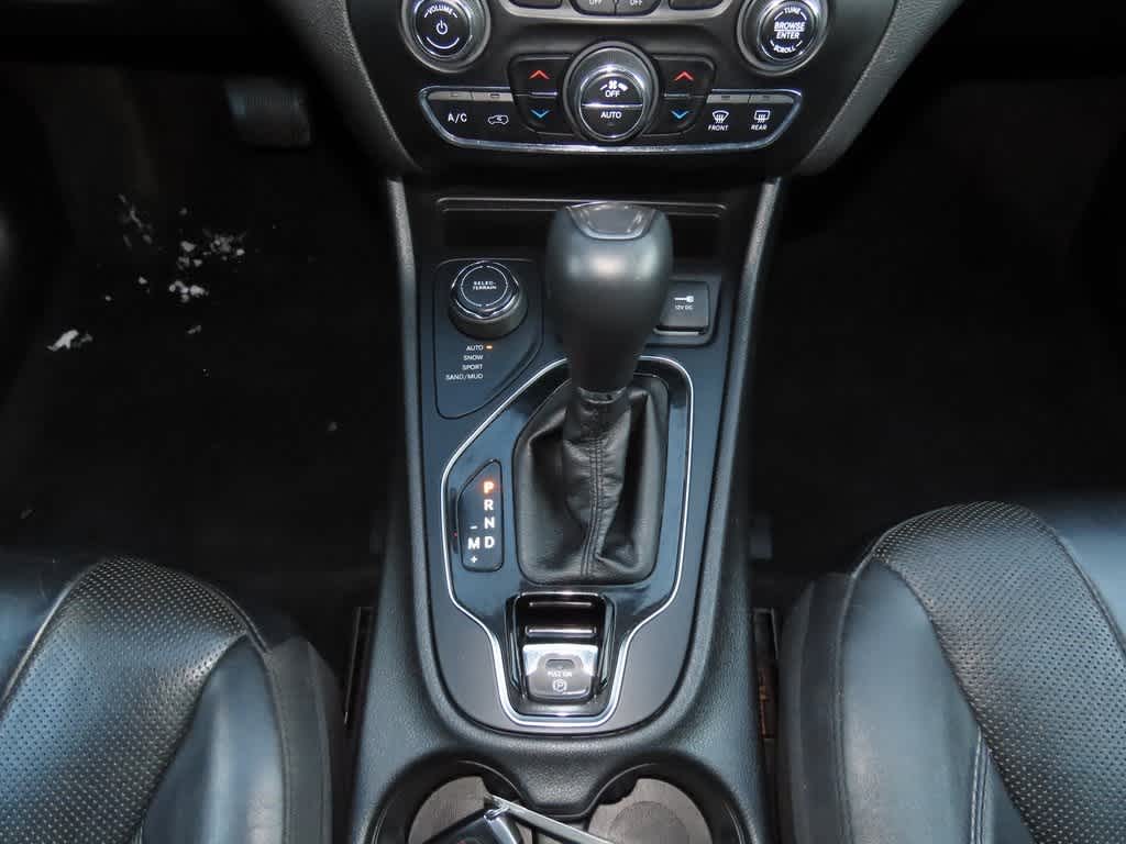 Thumbnail: 2019 Jeep Cherokee - 25