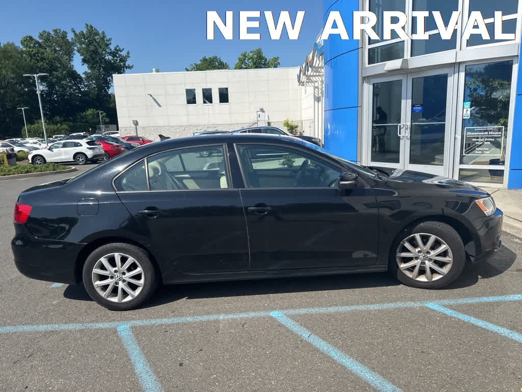 Thumbnail: 2011 Volkswagen Jetta - 7