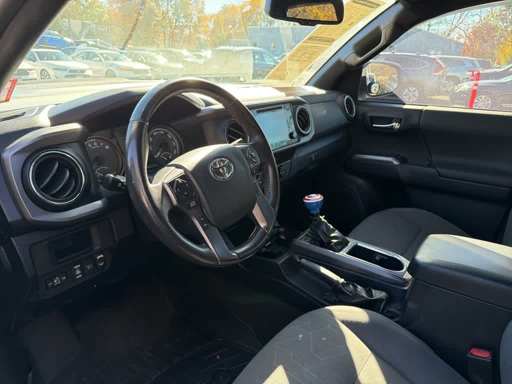 Thumbnail: 2019 Toyota Tacoma - 17