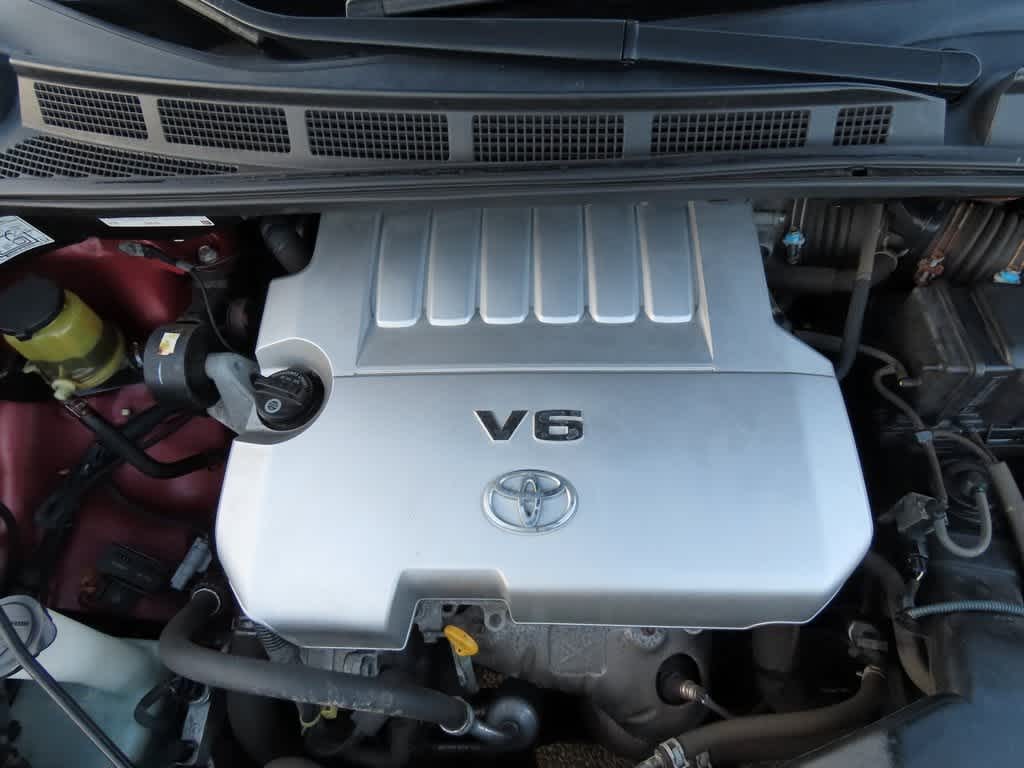 Thumbnail: 2010 Toyota Sienna - 9