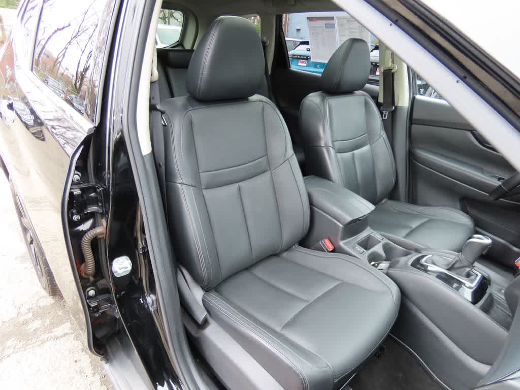 Thumbnail: 2018 Nissan Rogue - 17