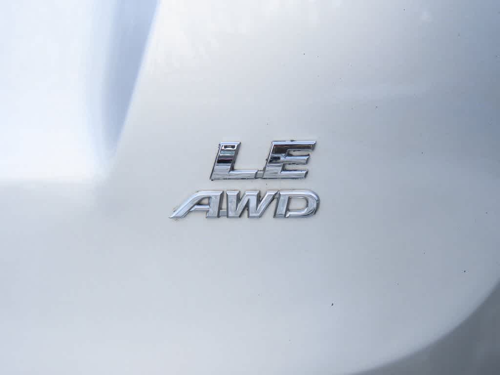 Thumbnail: 2018 Toyota RAV4 - 8