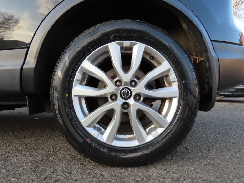 Thumbnail: 2020 Nissan Rogue Sport - 9
