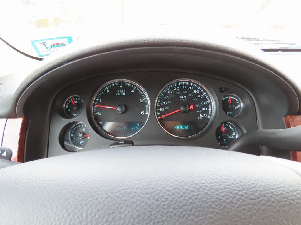 Thumbnail: 2014 Chevrolet Tahoe - 27