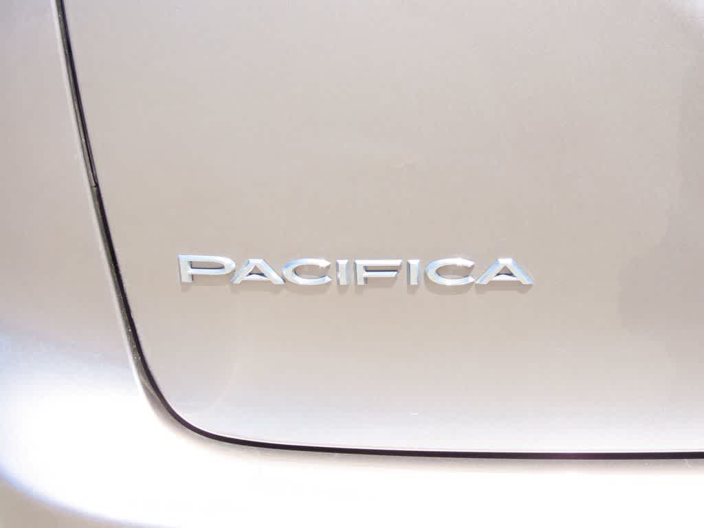 Thumbnail: 2018 Chrysler Pacifica - 7