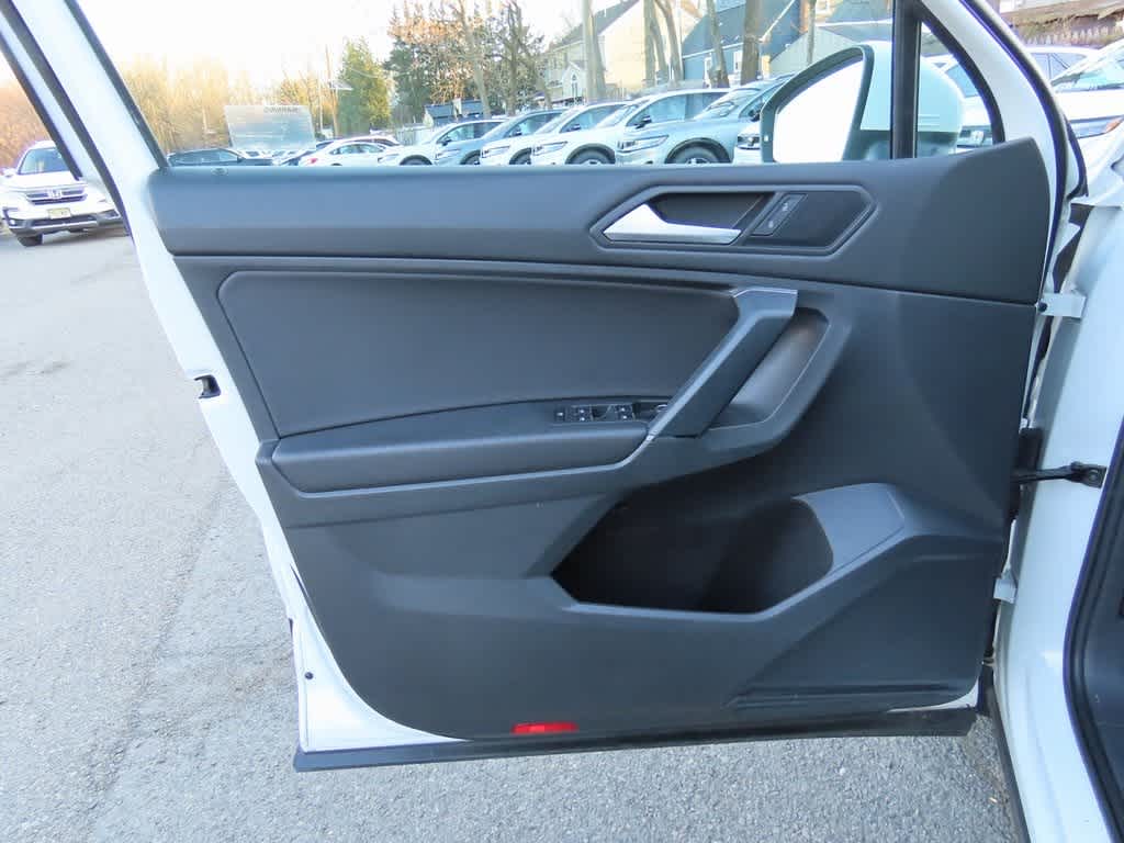 Thumbnail: 2019 Volkswagen Tiguan - 16