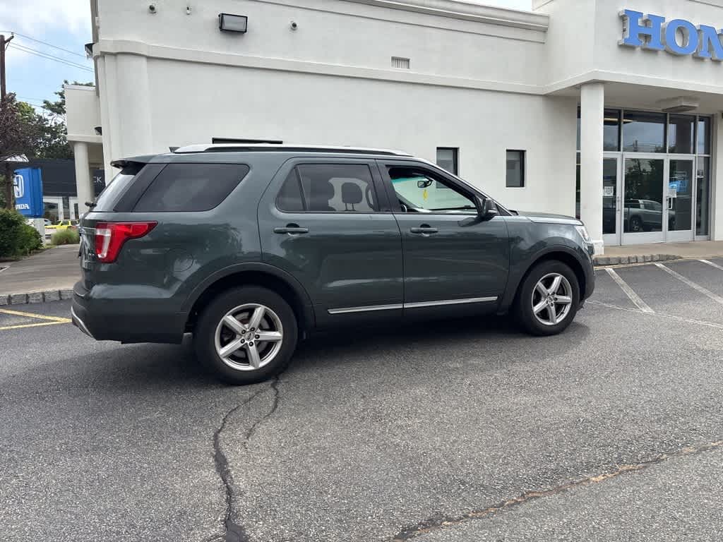 Thumbnail: 2016 Ford Explorer - 11