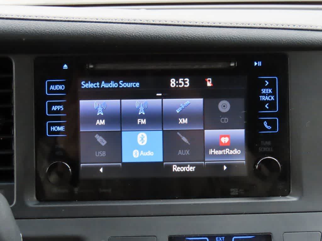 Thumbnail: 2017 Toyota Sienna - 21