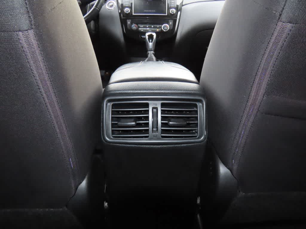 Thumbnail: 2020 Nissan Rogue Sport - 23