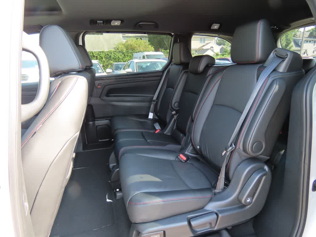 Thumbnail: 2026 Honda Odyssey - 14