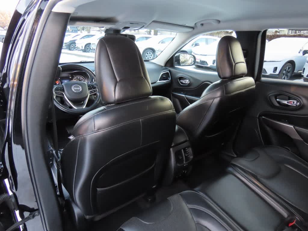 Thumbnail: 2019 Jeep Cherokee - 16