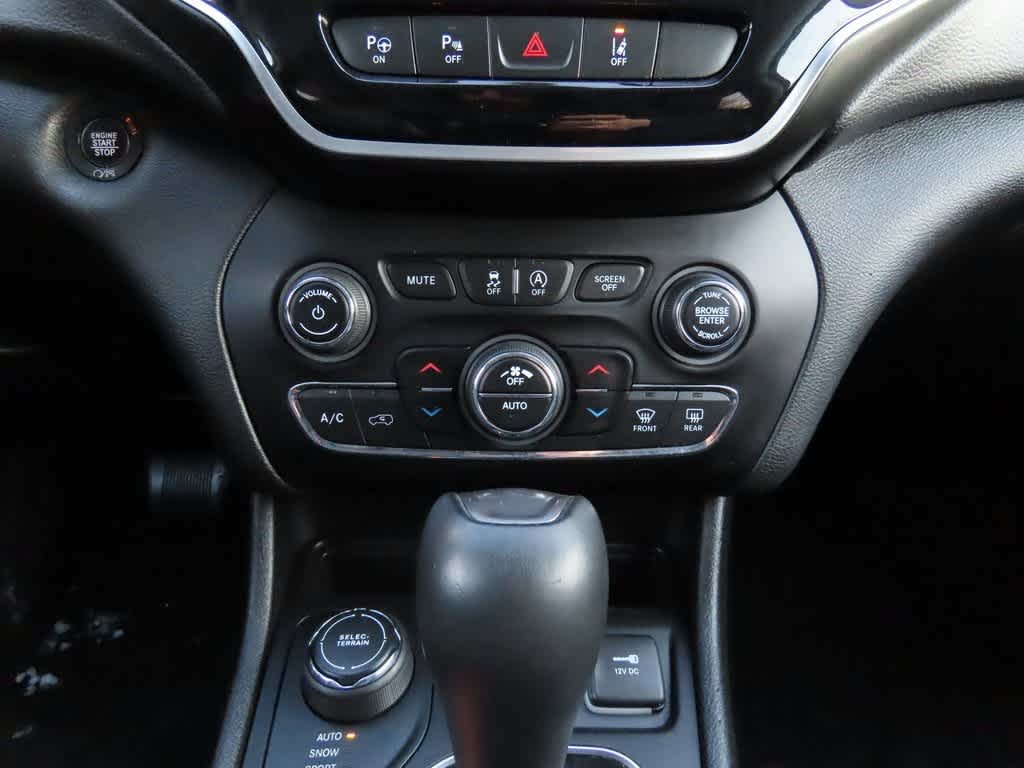 Thumbnail: 2019 Jeep Cherokee - 24