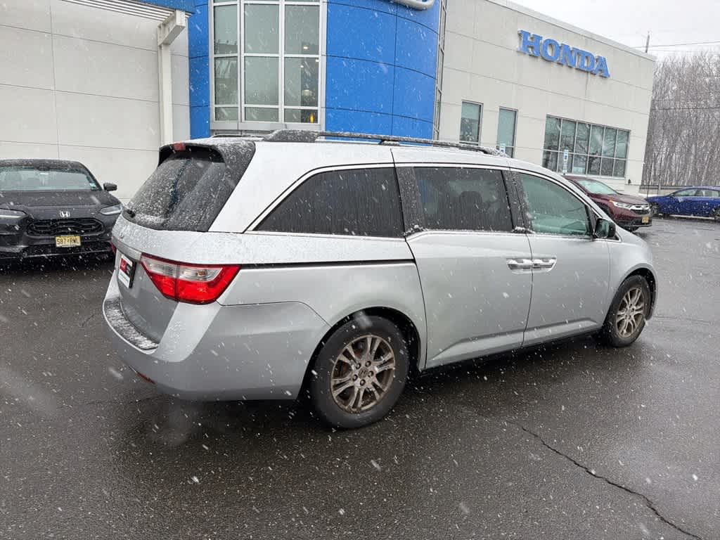 Thumbnail: 2011 Honda Odyssey - 17