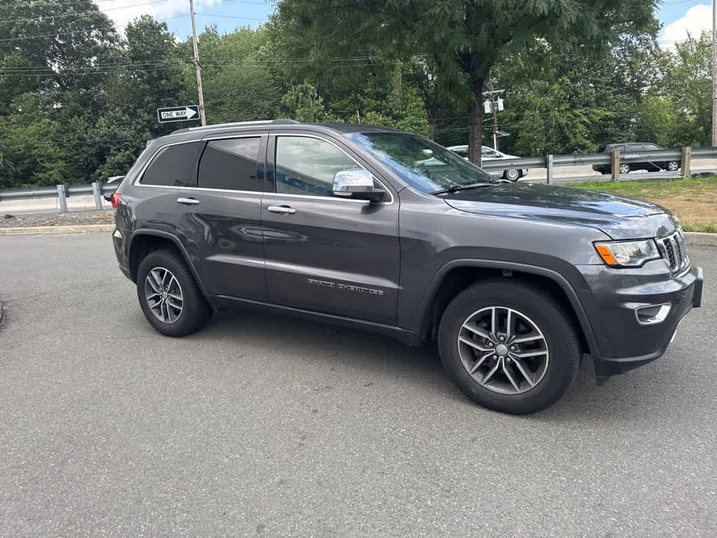 Thumbnail: 2018 Jeep Grand Cherokee - 17