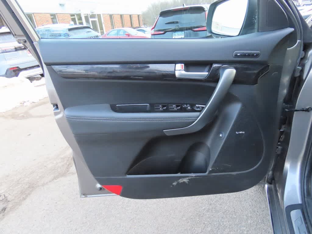 Thumbnail: 2014 Kia Sorento - 19