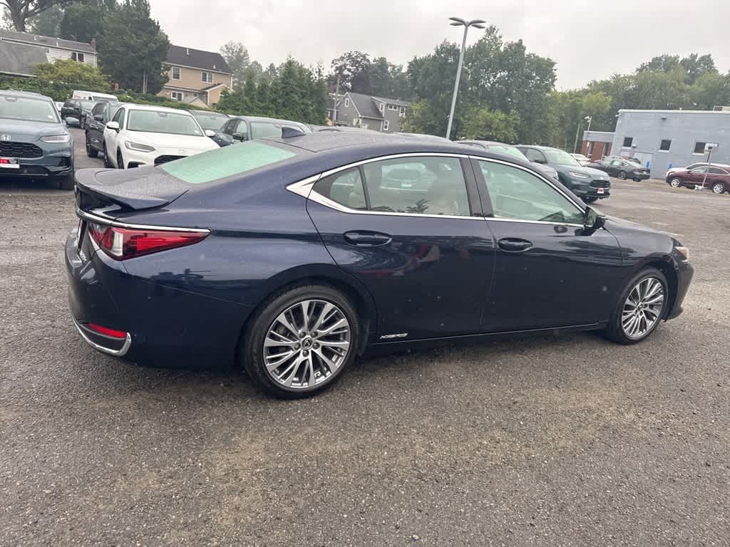 Thumbnail: 2021 Lexus ES - 12