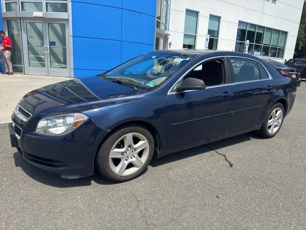 Thumbnail: 2011 Chevrolet Malibu - 2