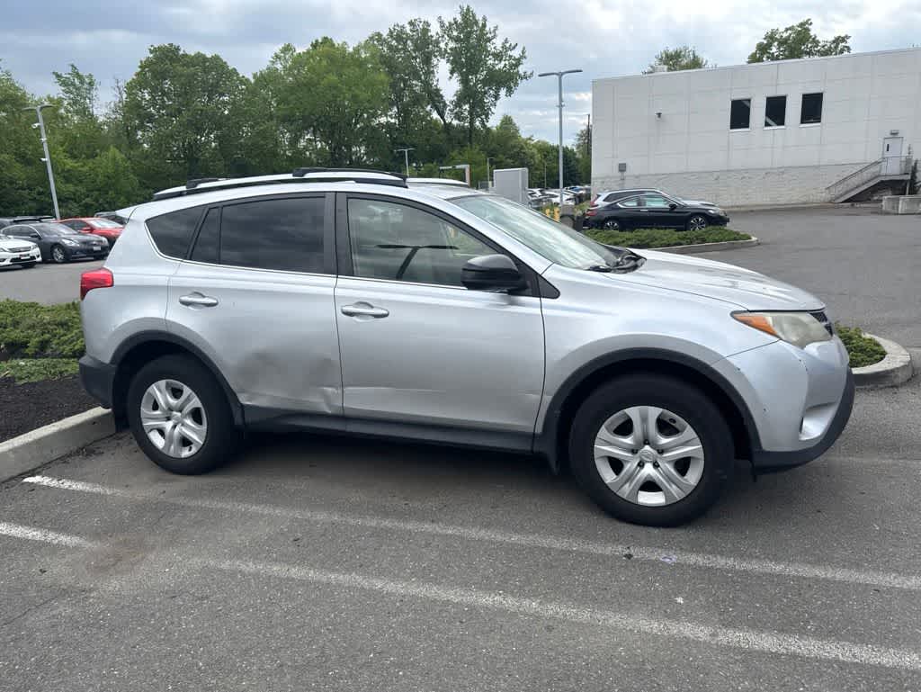 Thumbnail: 2013 Toyota RAV4 - 10