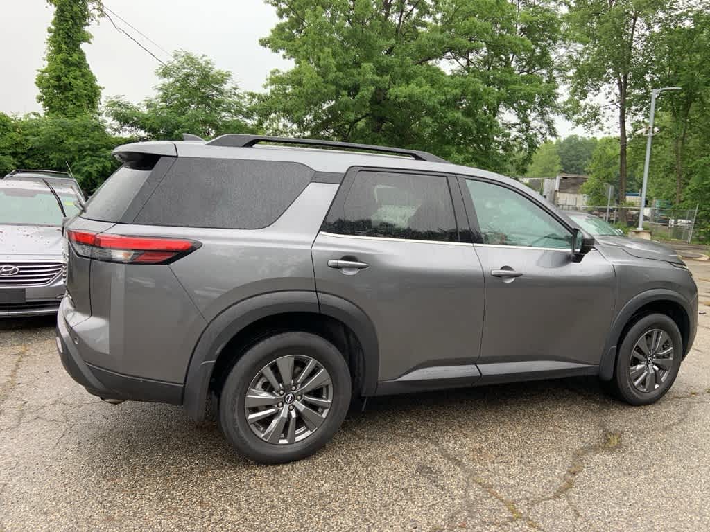 2022 Nissan Pathfinder SV 30