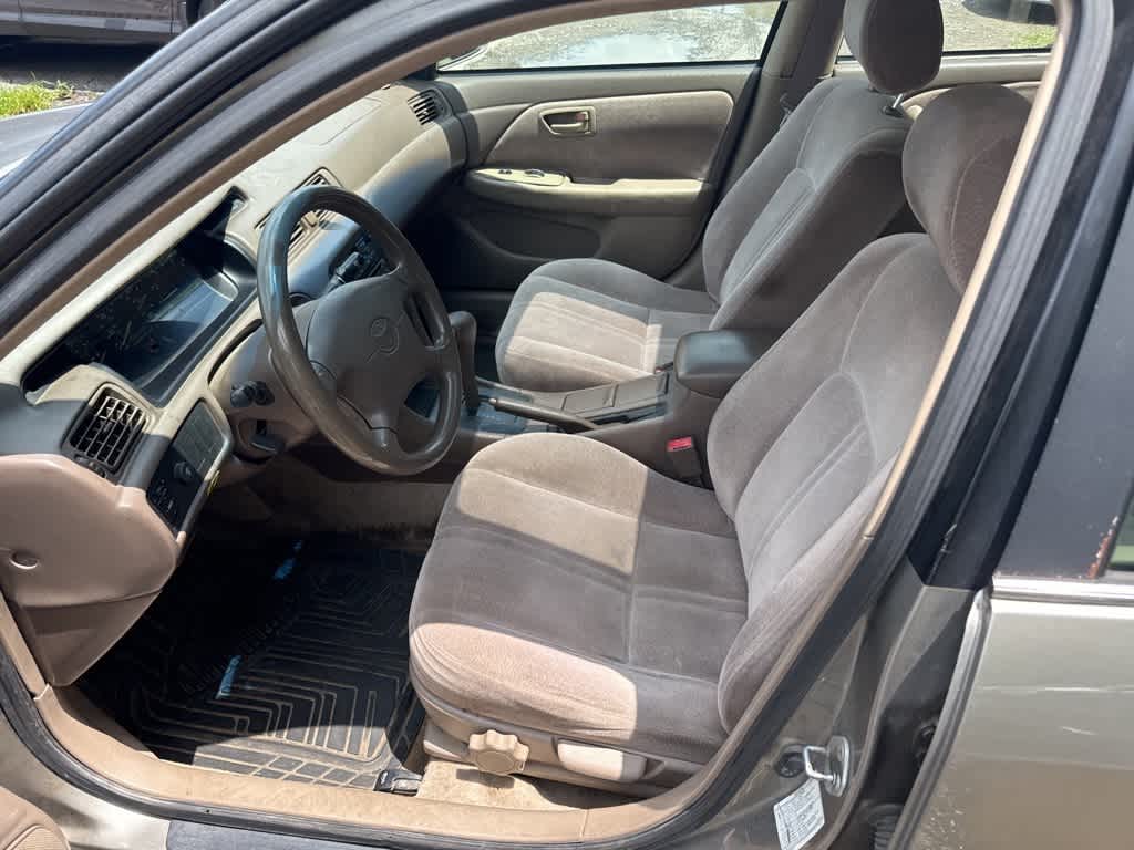 Thumbnail: 1998 Toyota Camry - 16