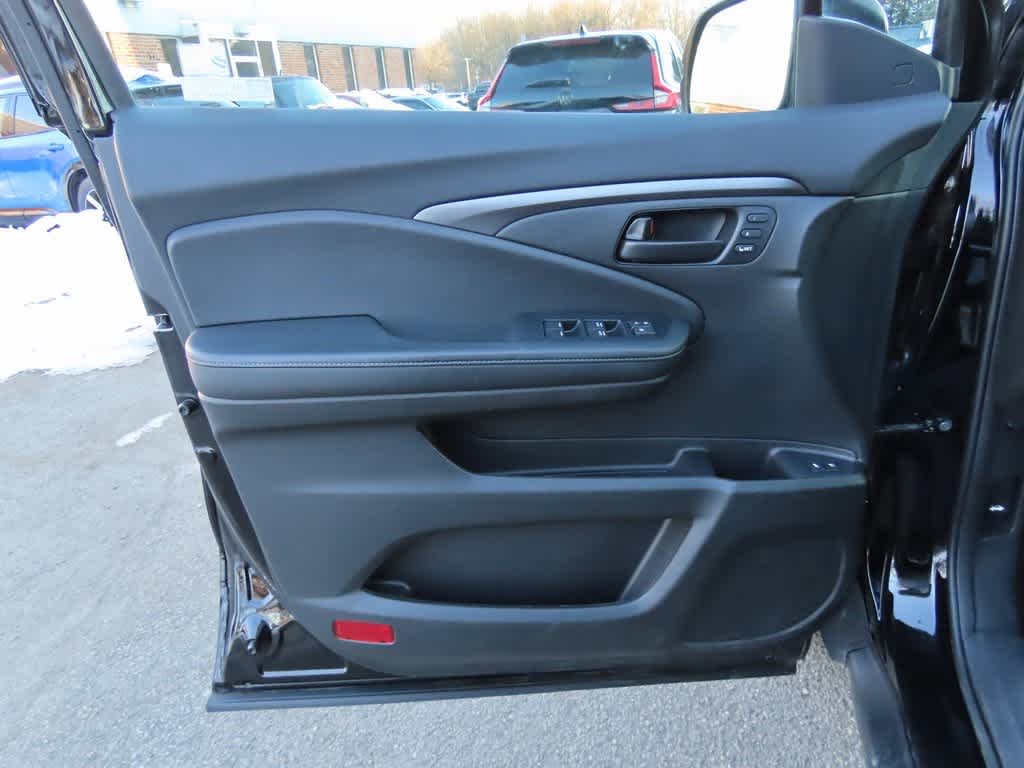 Thumbnail: 2023 Honda Passport - 14