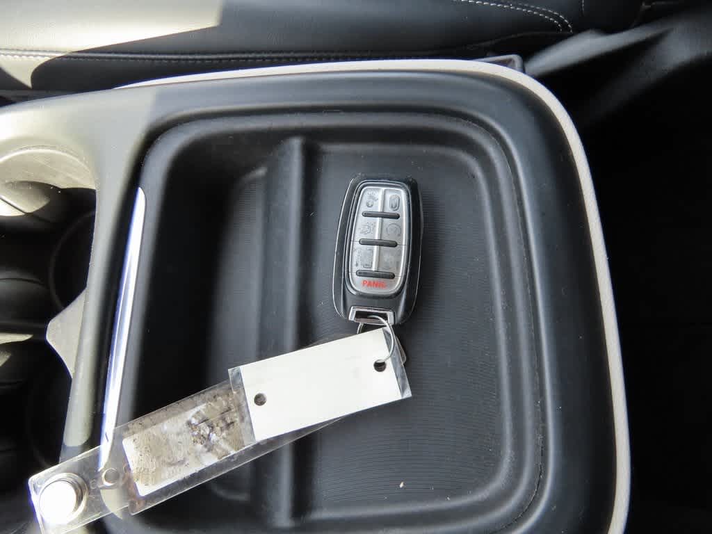 Thumbnail: 2021 Chrysler Voyager - 23