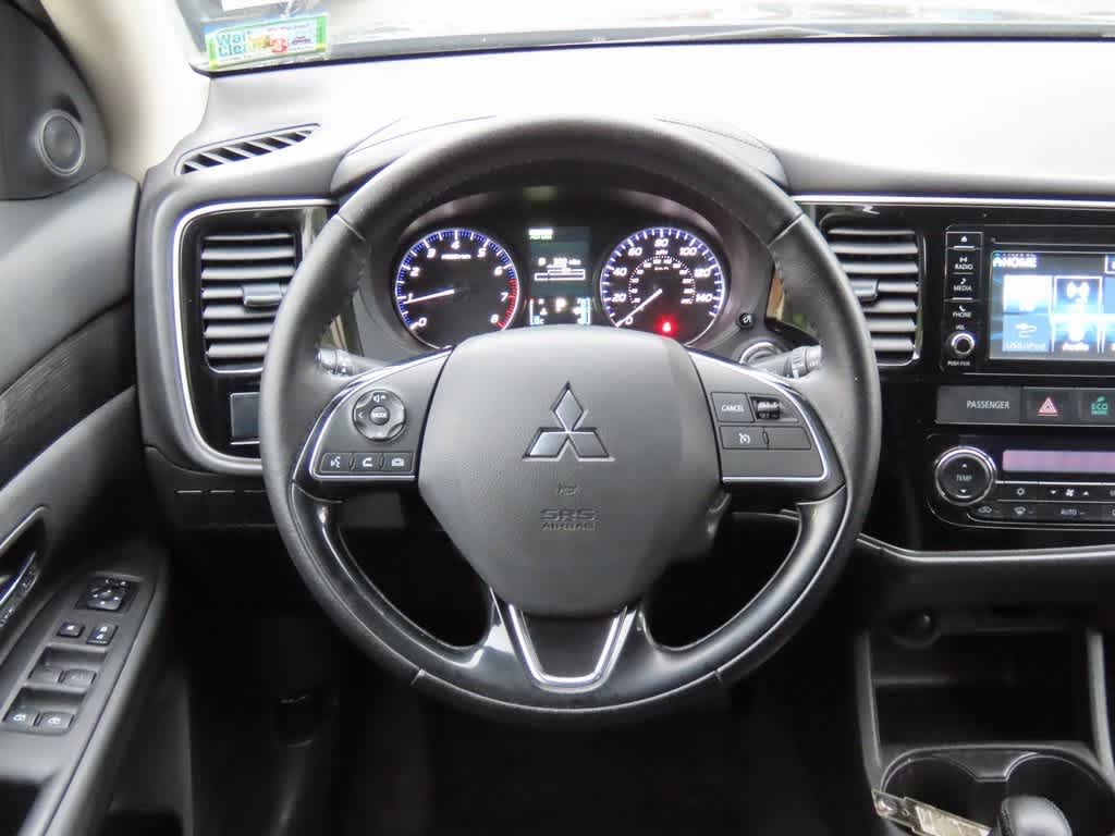 Thumbnail: 2016 Mitsubishi Outlander - 19